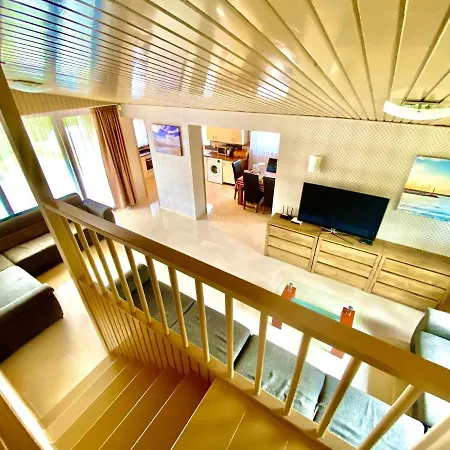 Case de vacanță 55 & Pool -