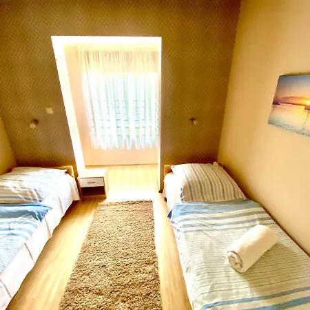Case de vacanță 55 & Pool -