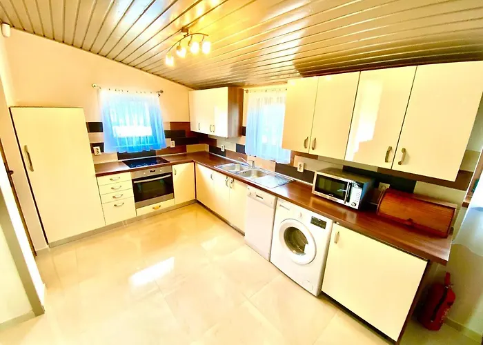 55 & Pool - Case de vacanță