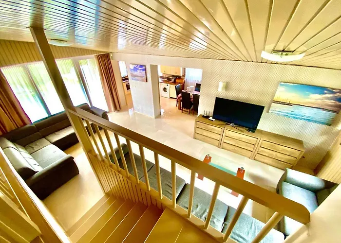 Semesterbostad 55 & Pool -